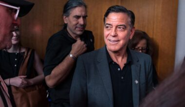 George Clooney commente sa nouvelle couleur de cheveux avec autodérision