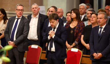 droite et gauche font banc commun à la messe