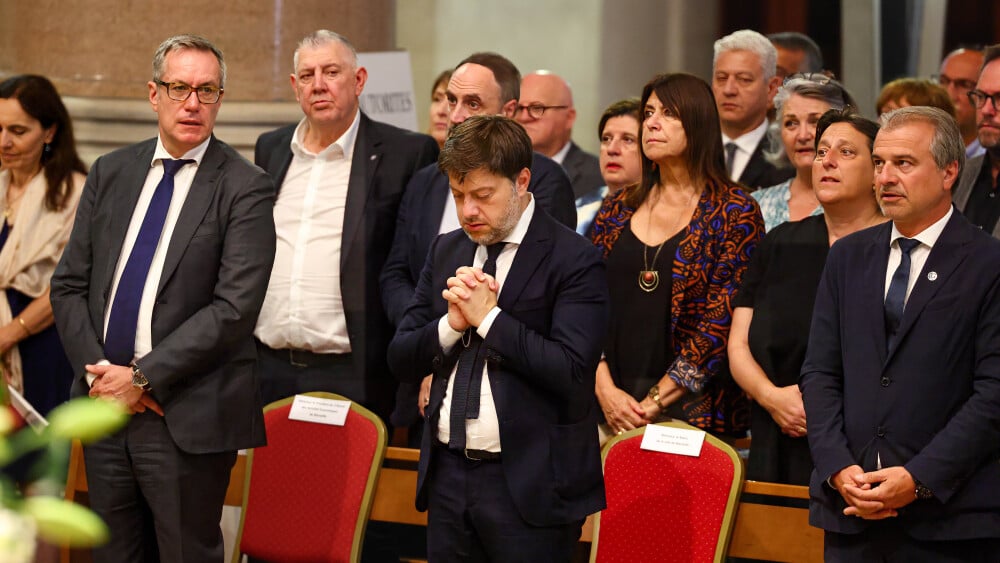 droite et gauche font banc commun à la messe