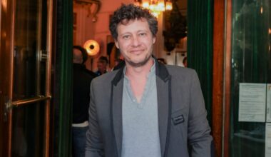 Joe Dassin : son fils Jonathan sans filtre sur ses grosses rentrées d’argent, “je touche…”