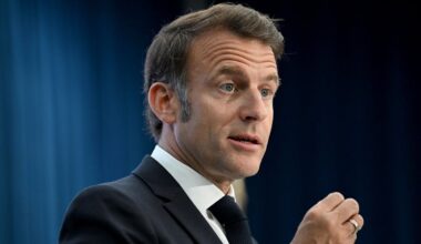 Emmanuel Macron caché dans un coffre en plein Paris : scène surréaliste (ou presque)