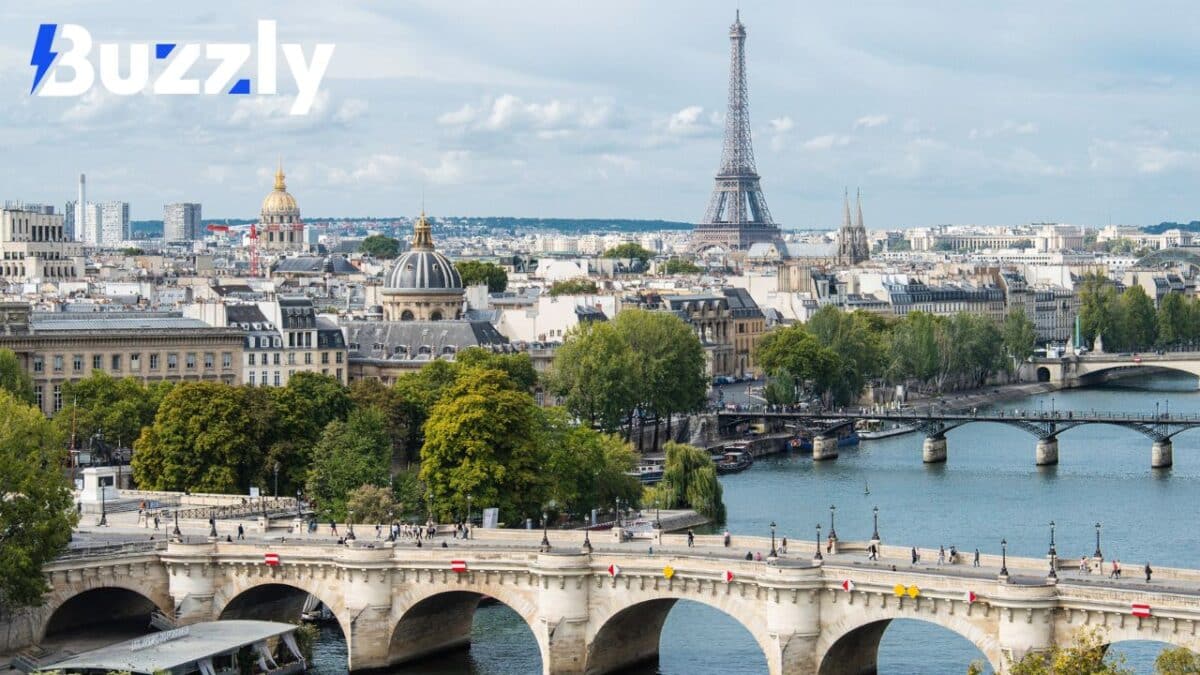 Paris retrouve actuellement un peu de fraîcheur grâce à la Seine.