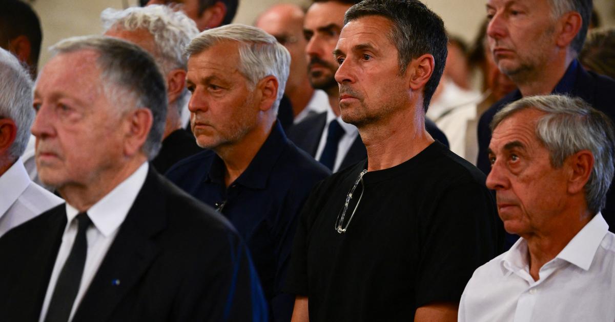 Aulas, Giresse, Domenech, Benzema... en images, les personnalités du monde du football rendent un dernier hommage à Bernard Lacombe