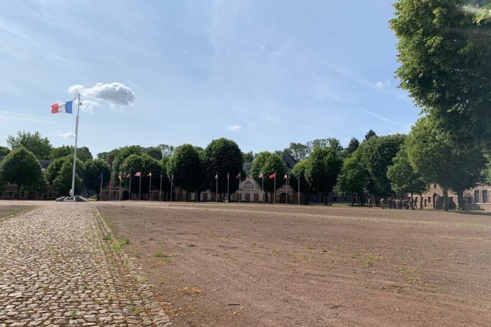 La place d'armes accueillera bon nombre d'activités prévues pendant ces deux jours de portes ouvertes, les 14 et 15 juin 2025.