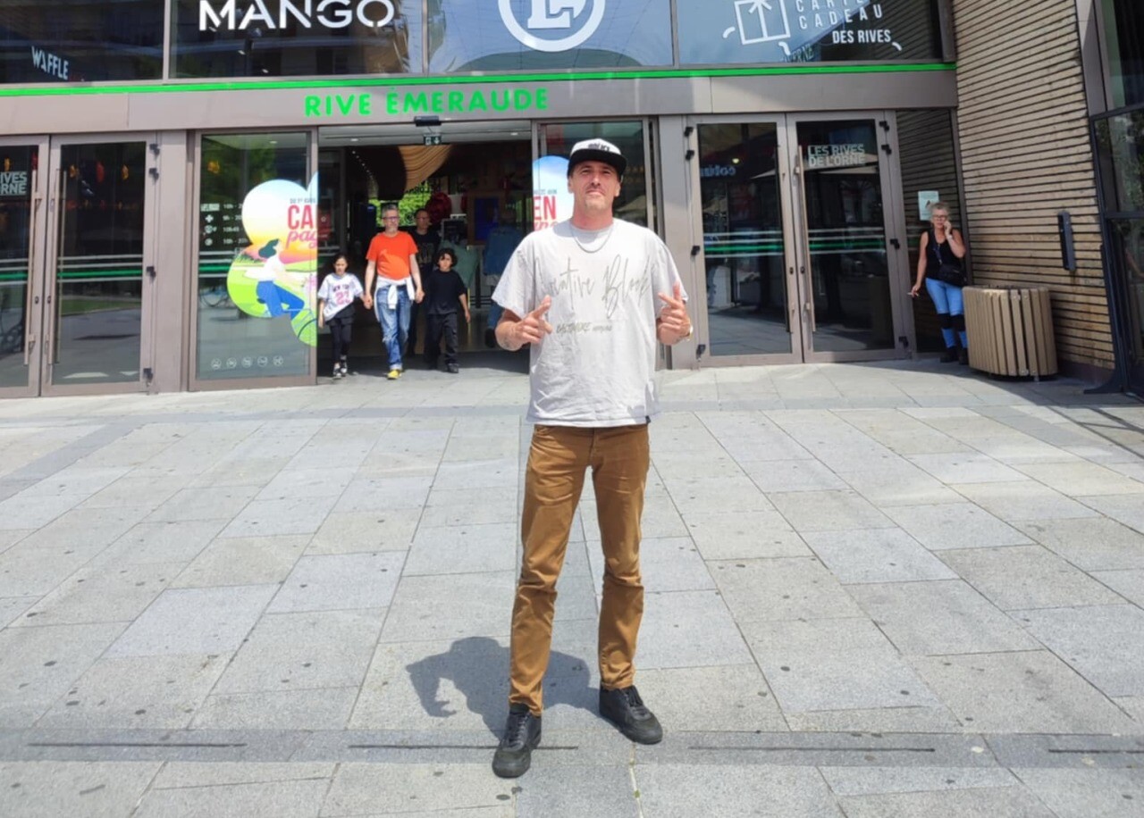 Le graffeur SoLiCe ouvre sa première boutique dans ce centre commercial de Caen