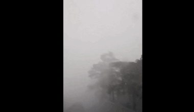 un déluge spectaculaire tombe sur plusieurs communes au sud de Lyon