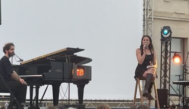 À Marseille, Clara Ysé et Voyou ont clôturé en beauté le festival Oh les beaux jours !