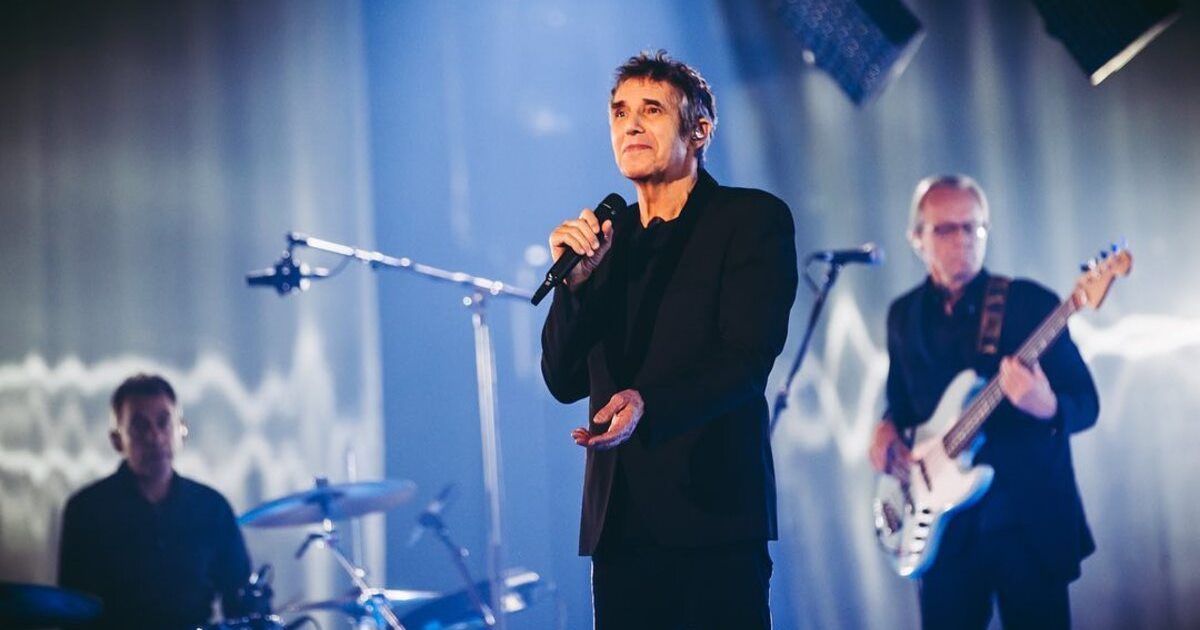 Julien Clerc : "Je partirai avant…", le chanteur fait de rares confidences sur son histoire avec une femme bien plus jeune que lui