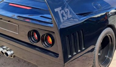 Un gros V6 turbo, un look de Ferrari F40, le tout à prix Dacia