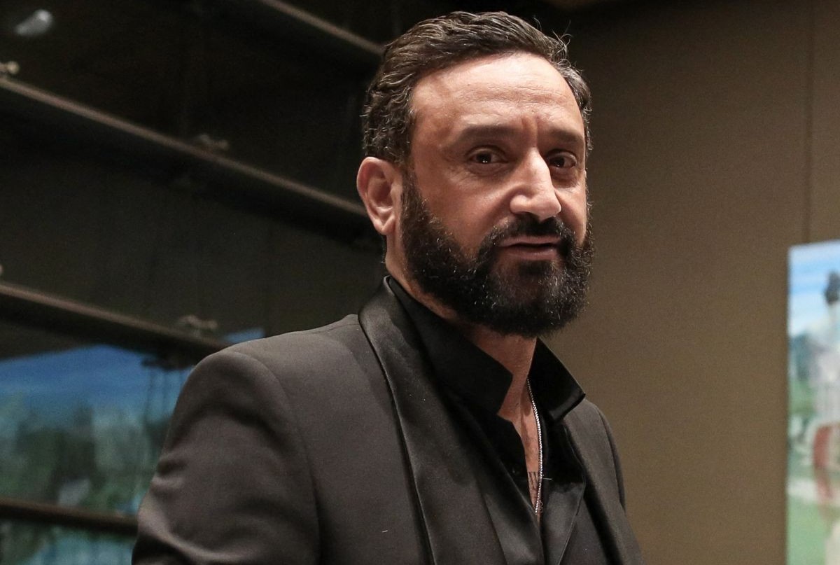 Sale période pour Cyril Hanouna : absent d’Europe 1, il annonce une triste nouvelle sur son fils - Télé Star