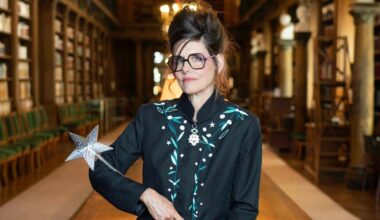 Nina Childress, punk qui voulait « sadiser » la bonne peinture, reçue à l’Académie des Beaux-Arts