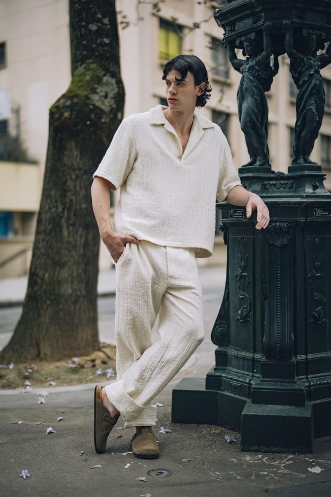 Un look de la nouvelle ligne 'Les Essentiels'