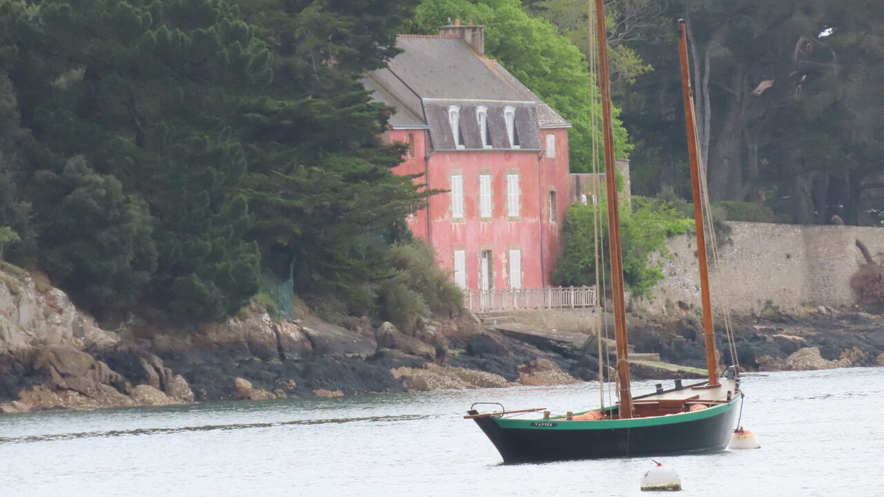 Le saviez-vous ? Cette maison rose du Golfe du Morbihan ne peut pas changer de couleur