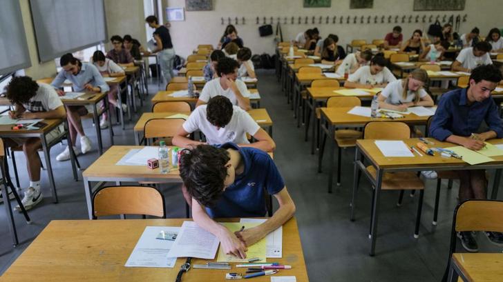 Les 82 000 candidats qui passaient cette épreuve dans le cadre des épreuves de spécialité du bac et qui avaient commencé l’épreuve avec le sujet initial, ont repris à 15 heures avec un nouveau sujet.