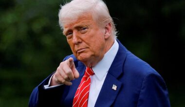 Trump passe à 50% la surtaxe sur l'acier et l'aluminium, avant des négociations à Paris