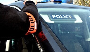poursuivi par la police, un voleur se blesse gravement en chutant de quatre étages
