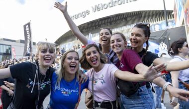 à Marseille, on a rencontré ses fans avant son concert au Vélodrome