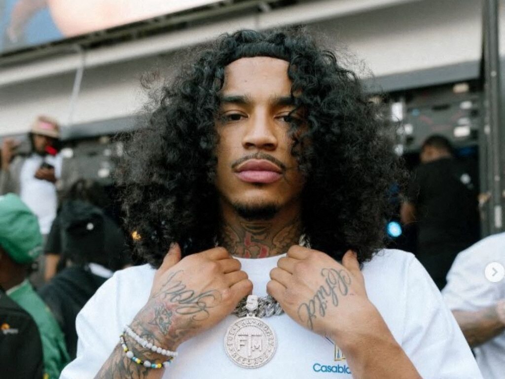 le live Twitch du rappeur américain Jay Cinco dans le magasin Zara des Champs-Élysées dérape