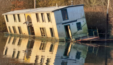 AXA et Voies navigables de France s'associent pour retirer et recycler des épaves de la Seine