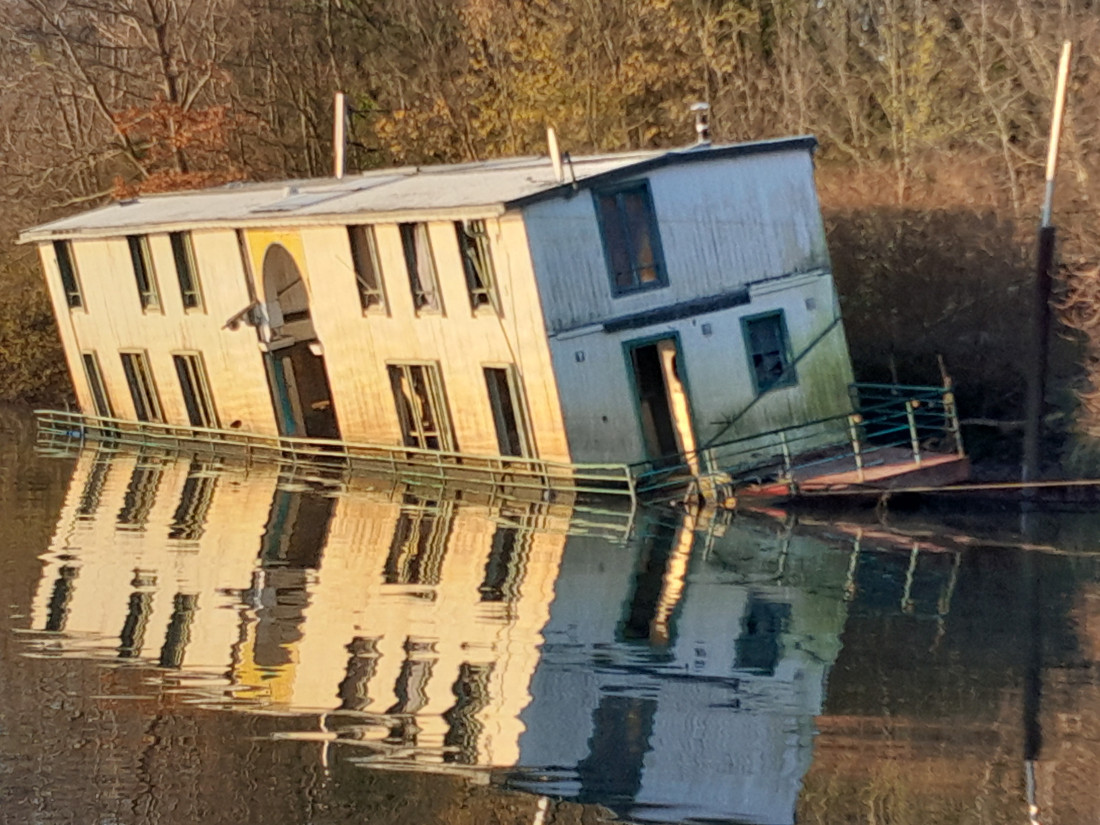 AXA et Voies navigables de France s'associent pour retirer et recycler des épaves de la Seine