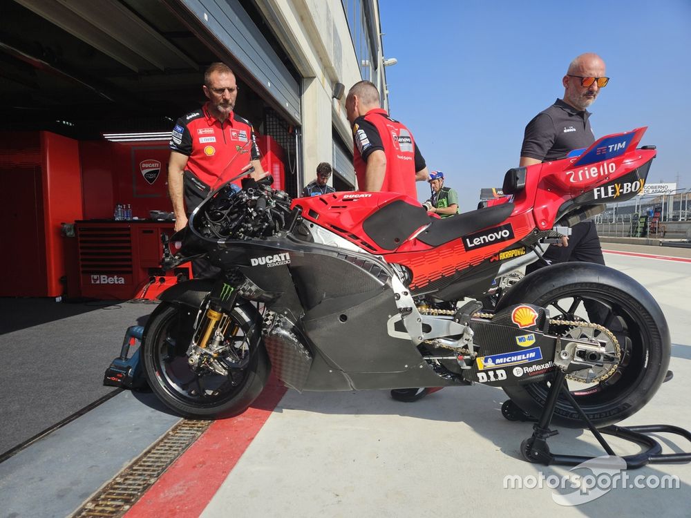 Nouveau carénage sur la Ducati au test post-course d'Aragon.