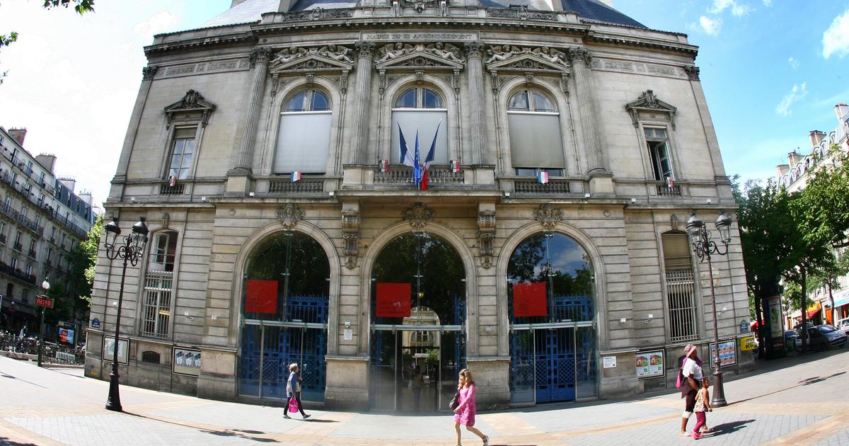 Des familles sans logement s’installent devant la mairie du 11e pour réclamer un toit