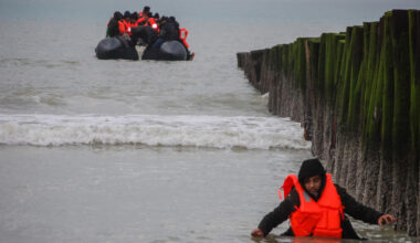 La France change de doctrine sur les embarcations d'exilés qui tentent de traverser la Manche
