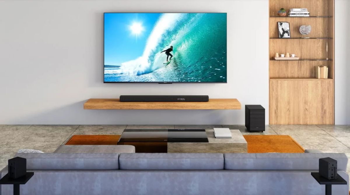 enceintes Hisense AX5125H dans un salon