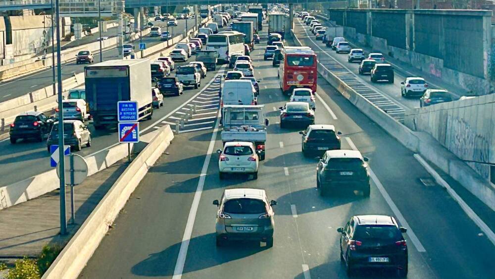 trois véhicules impliqués dans un accident sur l'A50, le trafic est saturée à l'entrée de Marseille