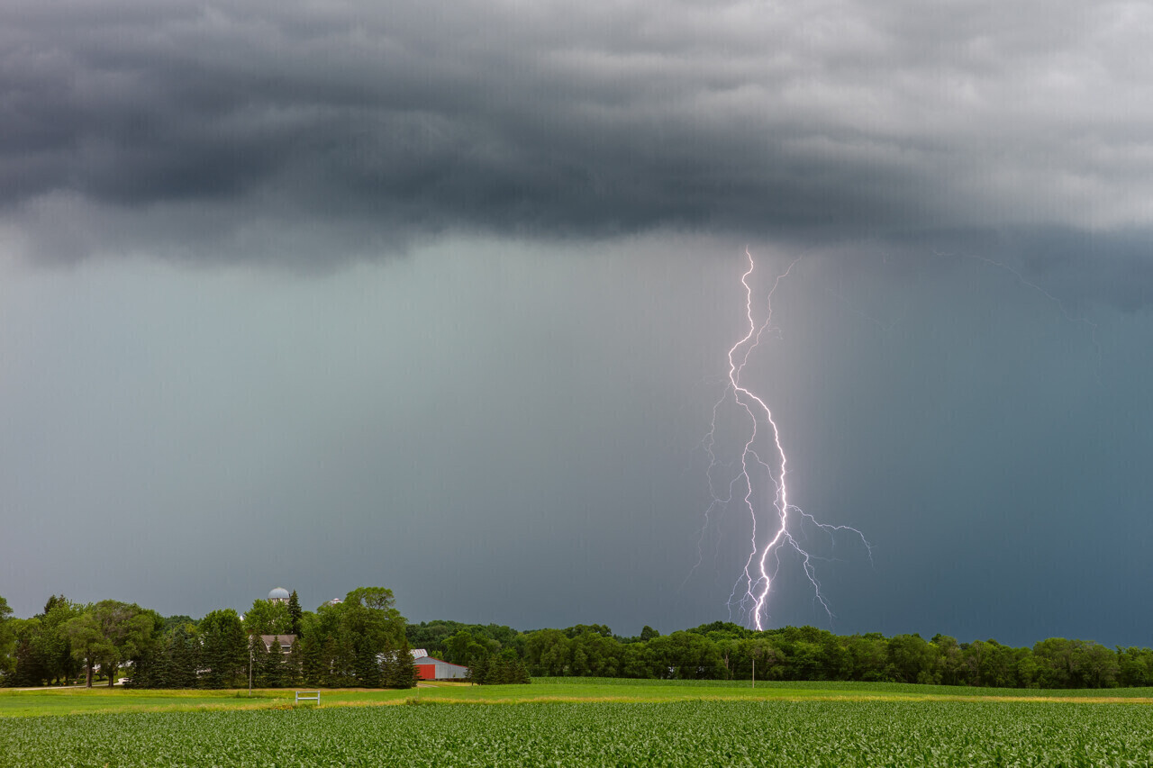 Un "cocktail explosif" entre chaleur et orages violents dans le Rhône : les secteurs concernés