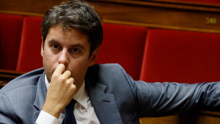 Divisées, les troupes d’Attal échouent à faire retoquer la loi simplification, coup dur pour Macron