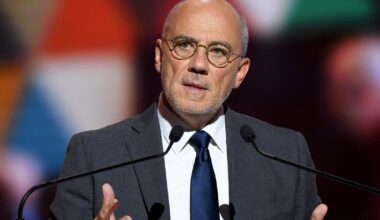l'ex-patron d'Orange Stéphane Richard fixé sur son sort ce lundi