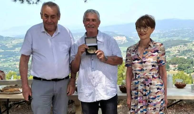 Au service de la paroisse du Beausset depuis 50 ans, René Frigério a été distingué par le Département