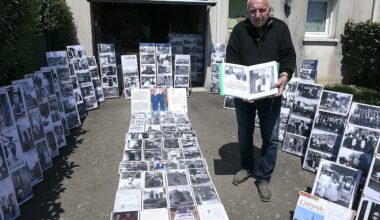il expose devant chez lui de vieilles photos de Guérande
