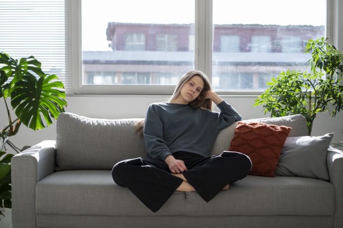 femmes atteintes endométriose plus de risques covid long Ma Santé Une femme atteinte d'endométriose et du Covid long en même temps.