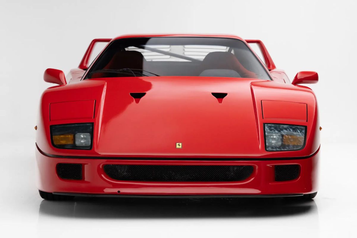 Cette Ferrari F40 "fantôme" est comme neuve, n'a jamais roulé, et vaut maintenant une fortune