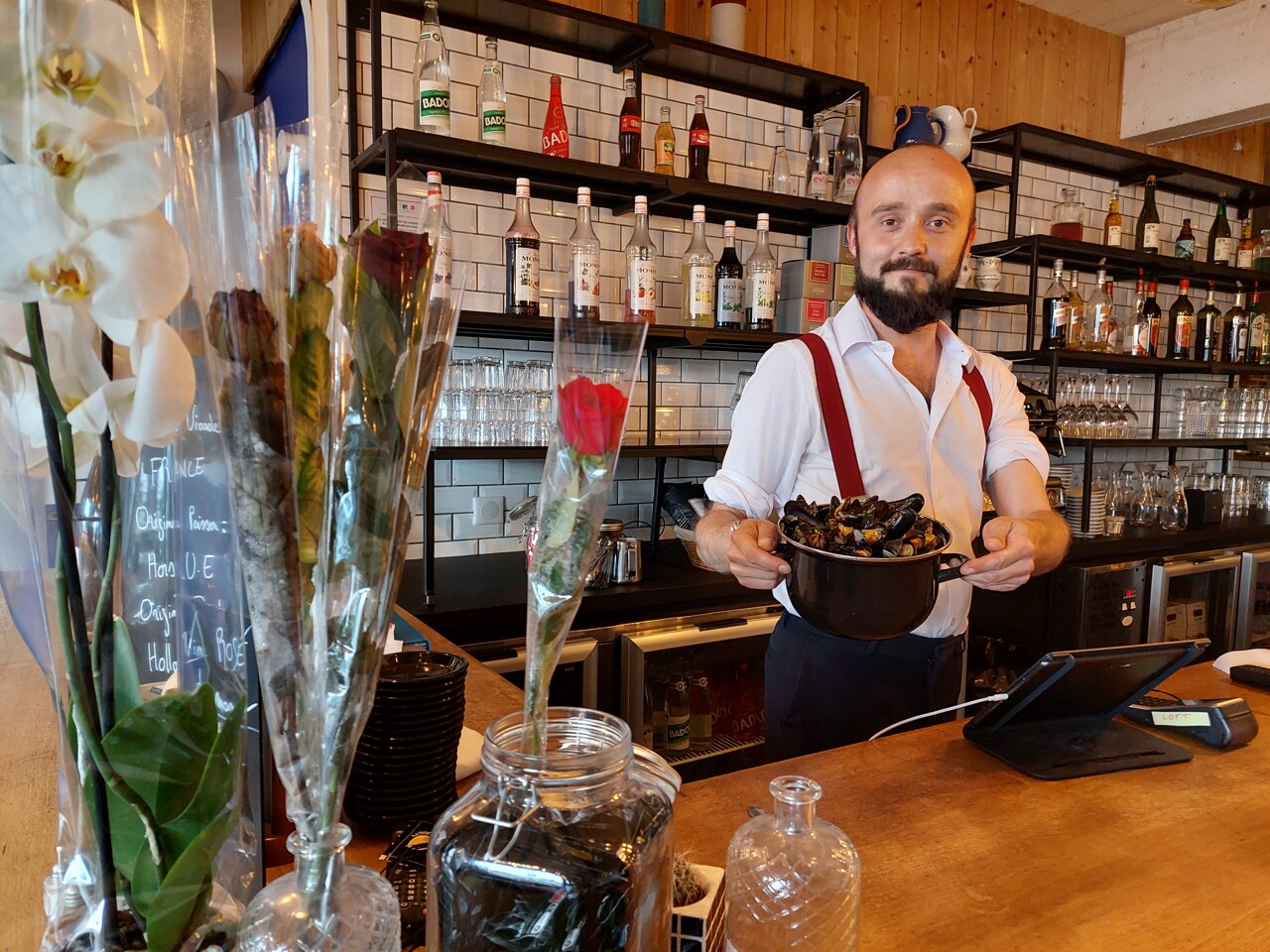 Envie de moules à Rouen ? Un restaurant a ouvert sur les quais, et c'est à volonté !