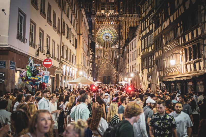 Fête la musique 2025, foule, ambiance, cathédrale , nuit