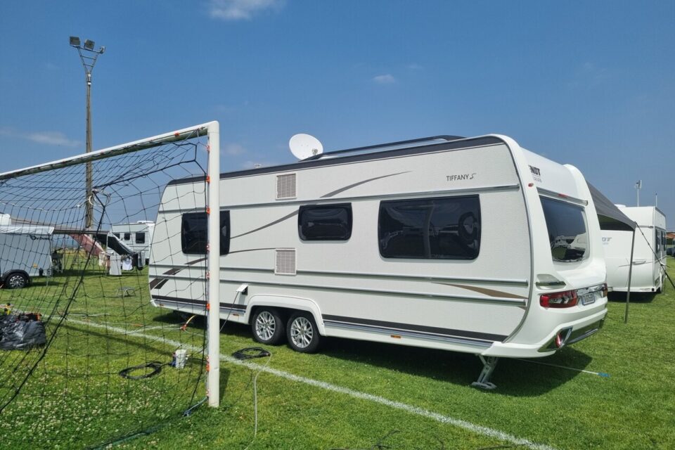 Les gens du voyage occupent notamment le complexe sportif d'Eaunes, près de Toulouse, après s'être introduits sur le site via la cour de l'école