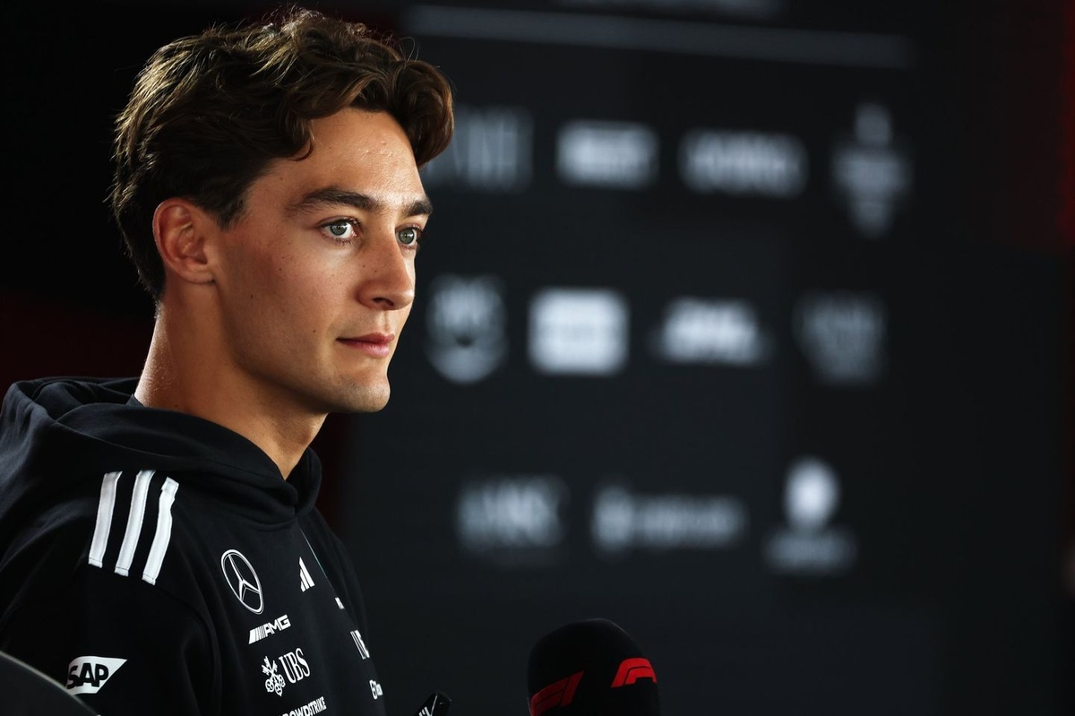 Russell "surpris" que Verstappen assume la responsabilité de leur contact