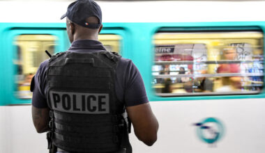 son "attitude fuyante" le trahit, le contrôle de la police s'avère très fructueux