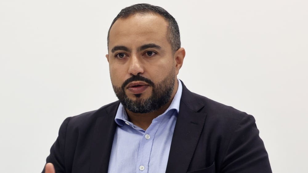 Hedi Ramdane est adjoint (DVG) au maire en charge de la jeunesse.