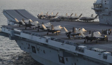Les deux porte-avions britanniques auront la capacité de tirer missiles à longue portée depuis leur pont d'envol