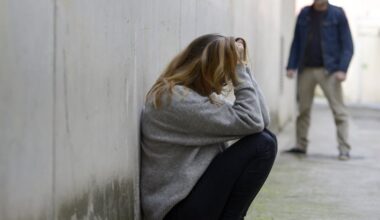 les Républicains veulent interdire les animaux de compagnie dans les refuges pour victimes de violences conjugales