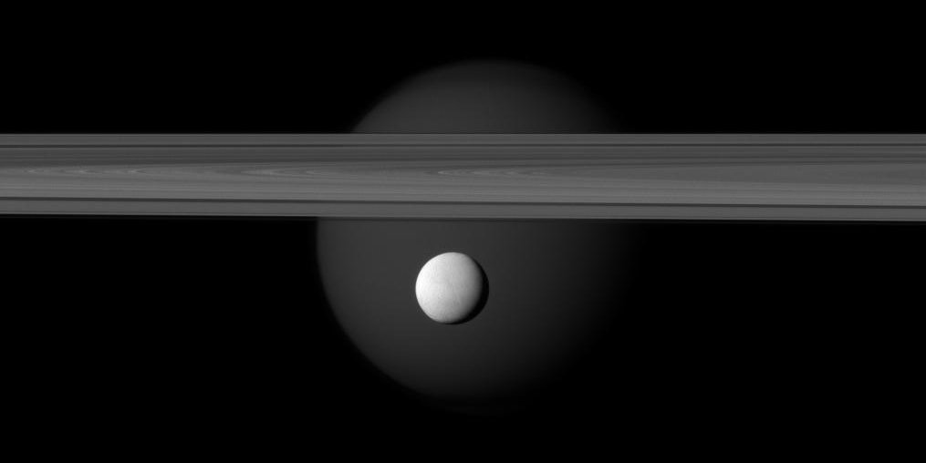 encelade saturne titan