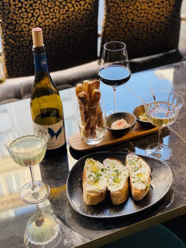 Bar à vins et à cocktails Léobar