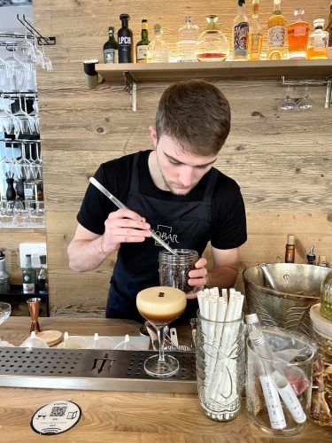 Bar à vins et à cocktails Léobar