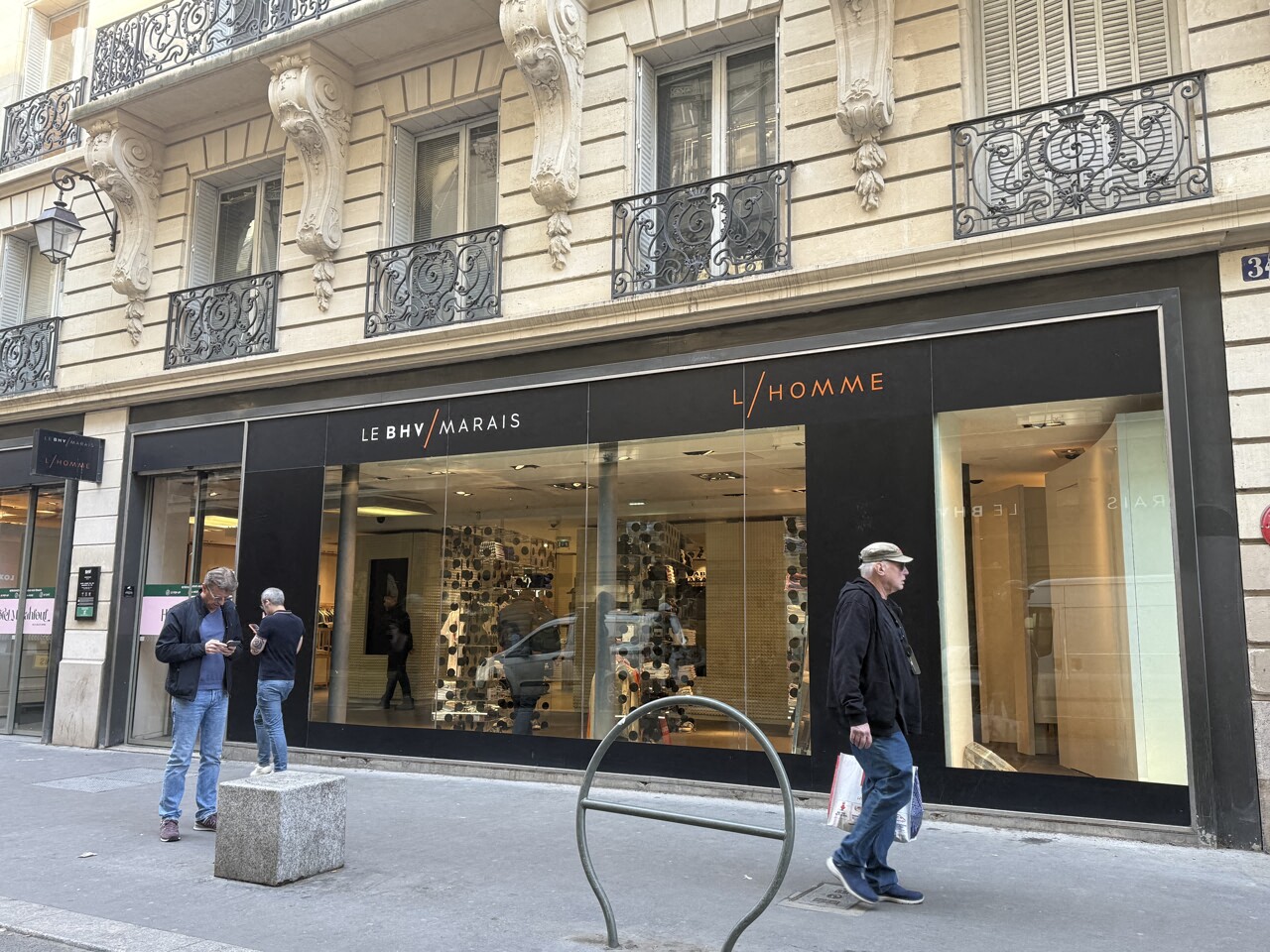 le milliardaire Xavier Niel fait ses emplettes en rachetant le BHV L'Homme aux Galeries Lafayette