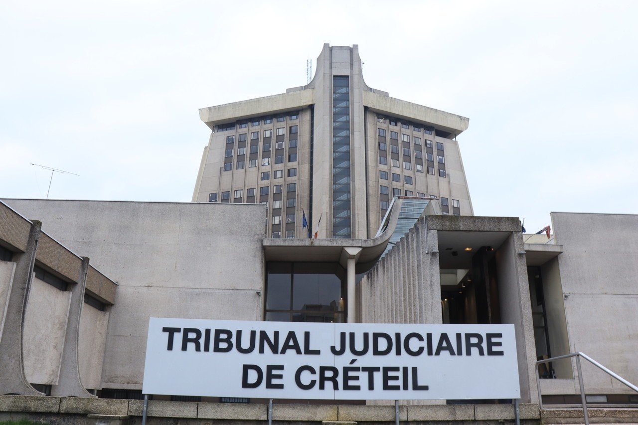 pour 700 euros, elle tabasse une femme enceinte dans le Val-de-Marne