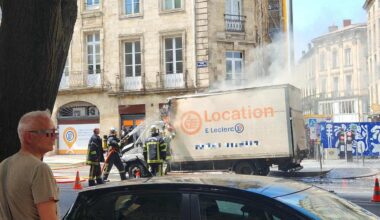Une camionnette prend feu dans le centre-ville de Bordeaux, les pompiers sont sur place